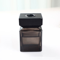 Vente en gros 50ml 100ml 150ml 200ml Bouteille de diffuseur à roseaux Bouteille en verre d'huile de diffuseur coloré