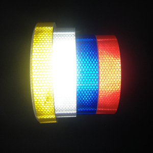 Tùy chỉnh <span class=keywords><strong>1</strong></span> cm PVC Băng phản chiếu cho xe tải an toàn khả năng hiển thị cao Micro lăng trụ dính có thể in băng phản chiếu - Product Image 4