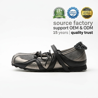 Chaussures plates de sport rétro tendance pour femmes 2026, à lacets et brides croisées, pour la marche, OEM ODM, vente en gros, logo personnalisé, baskets décontractées