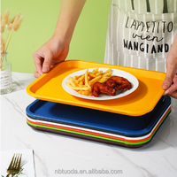 Plateaux à déjeuner rectangulaires épais en PP résistants aux rayures Plateau de restauration rapide, plateaux de service pour l'école de restaurant de cafétéria