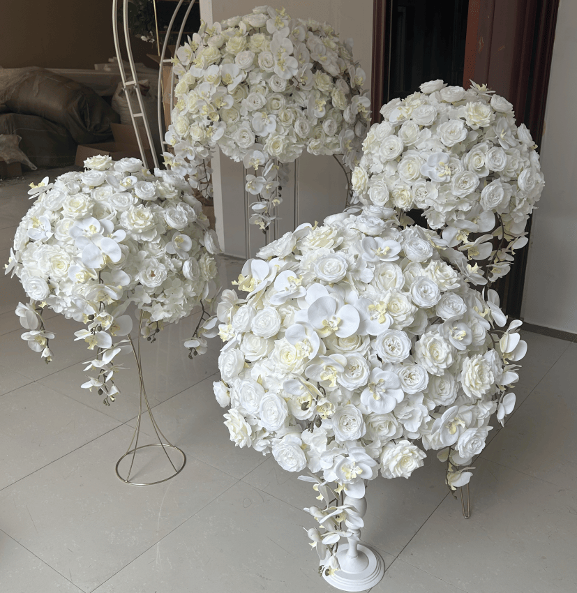 Blanc avec des orchidées