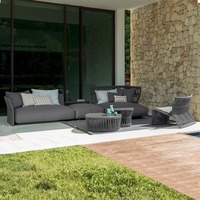 Conjunto de Sofás Modernos para Exteriores, Impermeables y Resistentes al Sol, con Estructura de Bambú y Hierro, para Jardín o Parque, Incluye Mesa y Sillas para 4 Personas