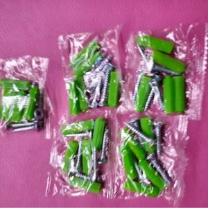 Kit de tubes d'expansion en plastique avec vis et bouchons en caoutchouc pour montage mural et décoration intérieure - Product Image 5