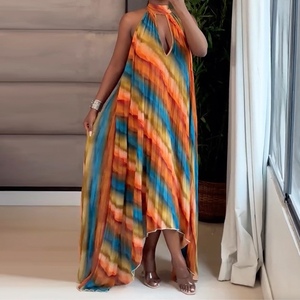 Vestido Maxi Plisado con Cuello Halter y Estampado Tie-Dye para Mujer - Vestido Formal con Espalda Descubierta y Corte Asimétrico - Product Image 4