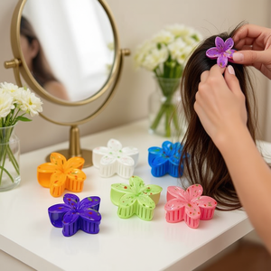 Fermaglio per capelli a forma di fiore di frangipani bicolore da 8 cm con pois - Product Image 3