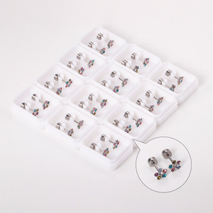 ต่างหูรูปดอกไม้ สแตนเลสสตีล ประดับคริสตัลหลากสี สำหรับผู้หญิงผู้ชาย - Product Image 4