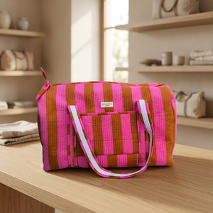 Bolsas de Viaje Hechas a Mano en India, Acolchadas, de Algodón, con Estampado Digital Informal, Rayas Rosa Polvo, Cierre de Cremallera, Gran Capacidad - Product Image 1