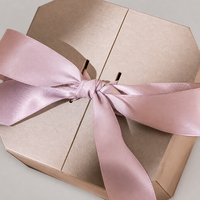 Boîte Cadeau Octogonale Leabon avec Ruban en Satin Doré Champagne et Nœud Mauve, Luxe Mariage, Logo Personnalisé, Vente en Gros Usine
