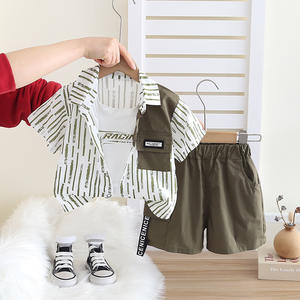 Nouvel ensemble d'été élégant pour garçons : chemise décontractée chic et tendance à manches courtes, vêtements trois pièces pour bébé en coton rayé doux - Product Image 2