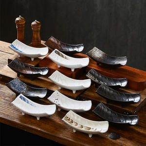 <span class=keywords><strong>Plateau</strong></span> à sushi créatif en forme de bateau Plat à sashimi en céramique de style japonais Assiette de service rétro émaillée en grès unique - Product Image 1