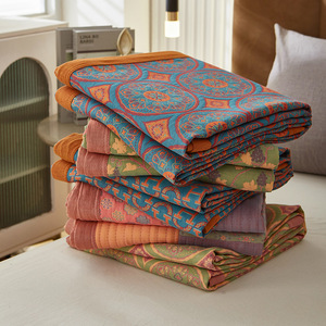 Wholesale Luxury Retro Chain Pattern Yarn Dyed Muslin Cotton Throw Blanket Cotton Gauze Bed Cover - Product Image 1