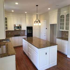 Gabinetes de Cocina Profesionales RTA 2024, Diseño Moderno en Blanco, Hechos de Madera de Alta Calidad - Product Image 1