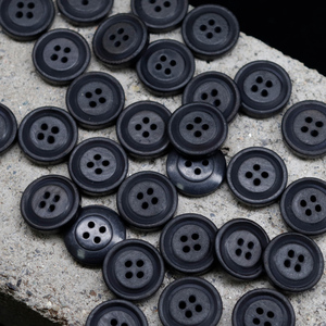 Boutons en corne véritable vintage noirs de 15 mm à 4 trous <span class=keywords><strong>pour</strong></span> clips et pantalons, boutons de manteau personnalisables en gros - Product Image 6