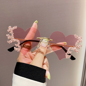 DL Gafas Personalizadas Diamante Sin Montura Amor Corazón Fiesta Gafas De Sol Coloridas Mujeres Rhinestone Shades Gafas De Sol 2024 - Product Image 2