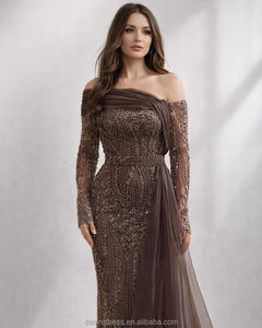 MD50076 Vestido de Noche Elegante y Moderno de Manga Larga Color Marrón con Adornos de Cuentas Sofisticados y Falda Lateral Elegante para Ocasiones Formales - Product Image 3