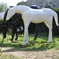 Statue de cheval en fibre de verre debout à vendre