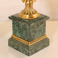 Lampe de table décorative en laiton antique doré européen avec abat-jour en tissu et base en marbre pour salon et chambre à coucher