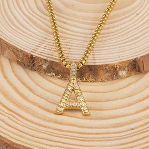 Venta caliente moda Acero inoxidable inicial colgante circón con incrustaciones de circón <span class=keywords><strong>capital</strong></span> 26 letras collar - Product Image 2