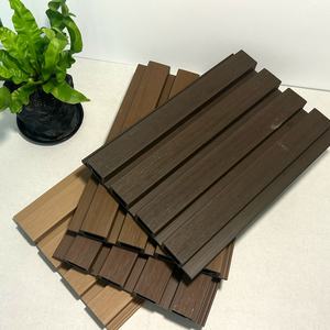 Paneles de Revestimiento de Pared Exterior Impermeables Decorativos de Madera WPC, Coextrusión, Panel de Revestimiento de Pared de Gran Calidad - Product Image 6