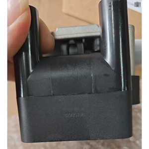 Paquete de bobina de encendido de coche de <span class=keywords><strong>precio</strong></span> al por mayor 0 32905106 032905106B/D/E/F para Audi Seat Bobinas De Encendido Auto Repuestos - Product Image 2