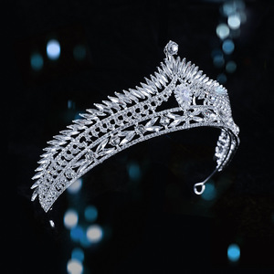 Corona de princesa de cristal para bodas, accesorios para el cabello, moldeado por <span class=keywords><strong>victoria</strong></span> - Product Image 3