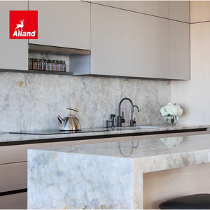 Mobile da <span class=keywords><strong>Cucina</strong></span> Scandinavo Bicolore Personalizzato Alland con Anta in Impiallacciatura di Rovere Bianco Decolorato e Pensile Verniciato Grigio Chiaro - Product Image 2