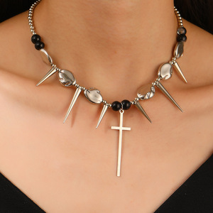 Collar de Acero Inoxidable Galvanizado Unisex, Estilo Gótico Oscuro, con Remaches y Diseño Cruzado, Exagerado, Estilo Instagram, de Nicho, con Personalidad - Product Image 3