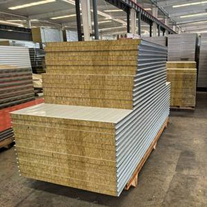 Panneau sandwich en <span class=keywords><strong>laine</strong></span> <span class=keywords><strong>de</strong></span> roche avec tuile en acier coloré, haute densité pour les clôtures <span class=keywords><strong>de</strong></span> chantiers par les entreprises <span class=keywords><strong>de</strong></span> construction - Product Image 5