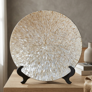 Assiette décorative ronde en mosaïque de nacre artisanale en coquille de Capiz avec motif côtier et support de présentation pour Diwali - Product Image 2