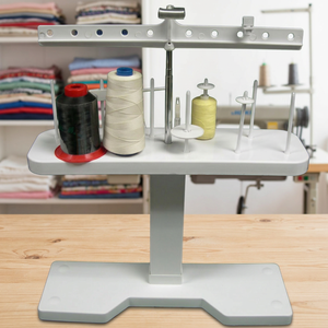 AA0061 Soporte para 10 bobinas de hilo |   Soporte de Plástico Blanco para Bobinas de Hilo con Base Ovalada y Colgador Metálico para Bobinas de Costura - Product Image 3
