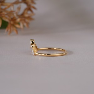 Bague élégante en or en forme de couronne avec diamant pour femme, alliance en V, bijoux de mariée minimalistes, bague de mode - Product Image 6