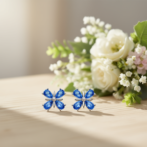 Orecchini a Perno con Fiore in Oro Bianco, Cristalli e Strass, Gioielli da Festa per Donne, Eleganti e alla Moda - Product Image 2