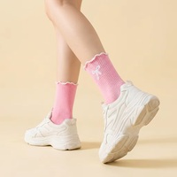 Chaussettes de yoga antidérapantes à volants pour femme, idéales pour le Pilates et la barre, avec motif tricoté et nœuds à la manchette