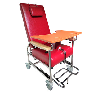Fauteuil inclinable à dossier haut avec structure en acier inoxydable et revêtement rouge pour usage en maison de retraite - Product Image 4
