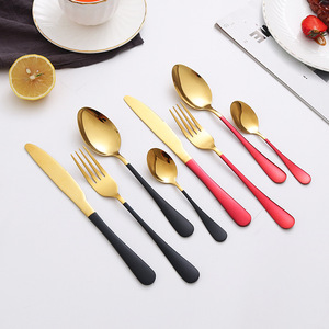 Juego de cubiertos de acero inoxidable dorado de 40 piezas con acabado espejo, estilo occidental, cuchillos, tenedores y cucharas para adultos, en caja de regalo. - Product Image 1