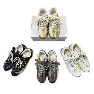 2025 principios de primavera nuevo estilo de zapatos deportivos informales para hombres y mujeres zapatos planos con punta de bloque de Color parte inferior aumento de altura sólido Moral suave - Product Image 5