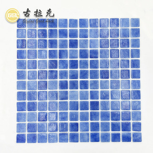 Mosaicos de Vidrio Iridiscente Azul Premium para Interiores de Yates y Diseño de Baños Marinos - Product Image 1