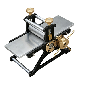 Presse à graver miniature RC-10 pour estampes, gravures en relief et impression en intaglio - Product Image 3