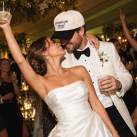 Casquette de baseball 5 panneaux en coton 100% brodée avec logo de mariage personnalisé, visière incurvée, pour couple marié, fête nuptiale, avec boucle, ODM OEM