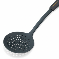 Collection de 6 ustensiles de cuisine écologiques en nylon souple : Écumoire ergonomique et résistante à la chaleur pour fruits et légumes