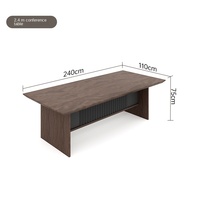 Grande table de conférence en bois moderne haut de gamme avec chaise durable et écologique pour les bureaux et les salles de réunion