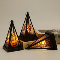 Nouvelles lampes à vent portables transfrontalières en plastique pour la décoration intérieure, avec bougies électroniques LED d'Halloween et petits pendentifs en forme de cheval