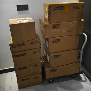 1417392 HC-M-02-AT-M-35 Prodotti Phoenix di Alta Qualità per Automazione Industriale - Product Image 3