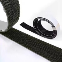Attache refermable noire SJ3540 à double verrouillage, activée par l'eau, en polyester avec adhésif en caoutchouc, 1 pouce x 50 yards/rouleau