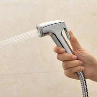 Nettoyeur corporel en plastique PP pour femmes, ensemble de pulvérisation sous pression avec buse en laiton, tuyau jaune, pistolet de pulvérisation pour toilettes, utilisation en salle de bain
