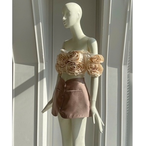 Coshe Alice Conjunto de 2 piezas para mujer Gran oferta Modern 3D Floral 3D Floral Off-Shoulder Top Falda ajustada de cintura alta Moda de Vietnam - Product Image 1