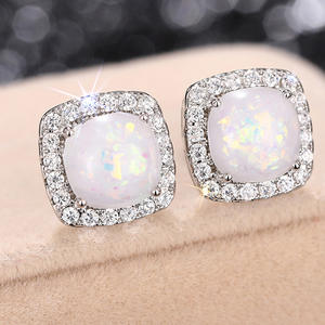 Orecchini a lobo da donna placcati oro rosa con opale, forma geometrica con zirconi taglio brillante rotondo incastonati a griffe, gioielli regalo romantici - Product Image 4