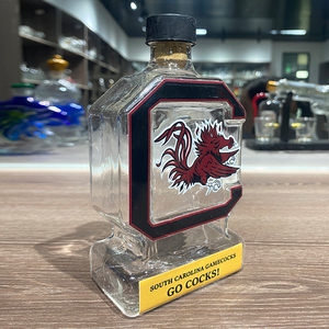 Botella de Licor de Vidrio con Temática de <span class=keywords><strong>Carolina</strong></span> del <span class=keywords><strong>Sur</strong></span>, Decantador Grabado Personalizado con el Logotipo GO COCKS, Botella Coleccionable para Aficionados - Product Image 4