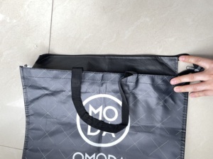 Bolsa de Compras de Otro Material con Cierre de Cremallera, Procedente de Vietnam - Product Image 3