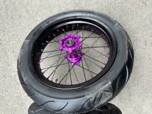ชุดล้อ Fit Ultra Supermoto (ล้อแบบ Slick Road Ultra Bee Supermoto) ชุดล้อ Ultra Bee Supermoto - Product Image 1